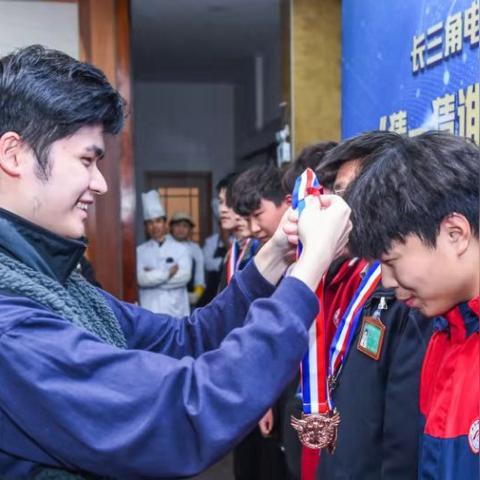沙龙国际电竞官方网站下载安装最新版以及天天游戏电子下载链接专家解析解释与落实,留心误导的假推广雨 沙龙国际电竞官方网站下载安装最新版以及天天游戏电子下载链接专家解析解释与落实,留心误导的假推广雨